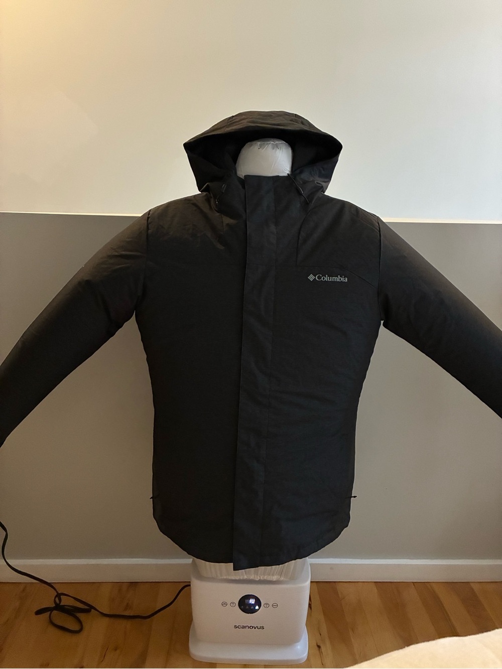 Columbia Men’s Large Black Hooded Outdoor Jacket Full Zip Rain Coat
